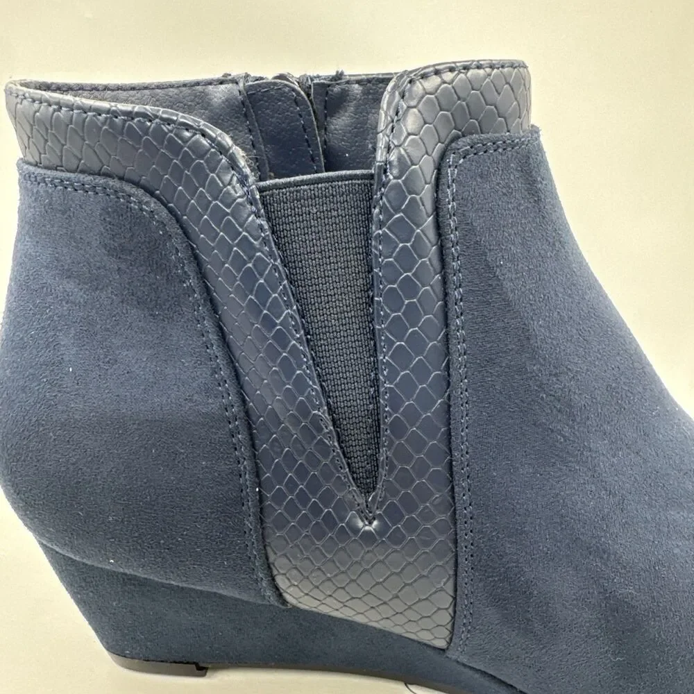 Croft & Barrow Boots Womens 7.5 Ocelote Ankle Ortholite Booties Blue Suede Wedge